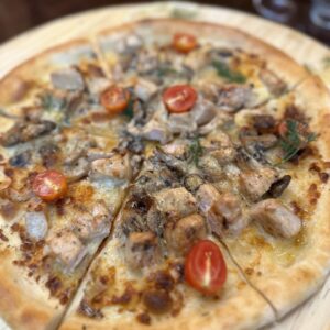 Pizza with chicken